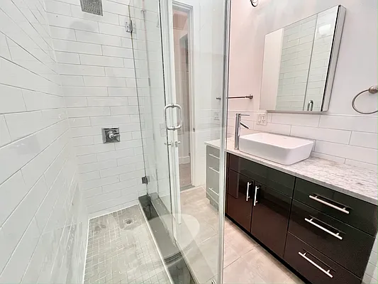 Rented by Hagstrom Management Inc | media 8