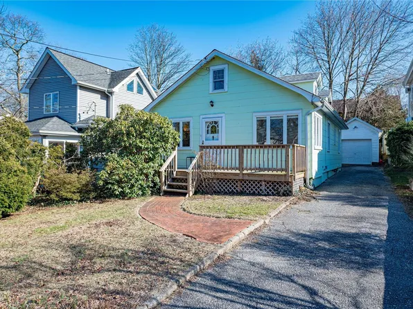 211 Johnson Street, Centerport, NY 11721