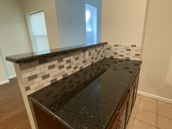 5th image of 110 Peabody Pl #1