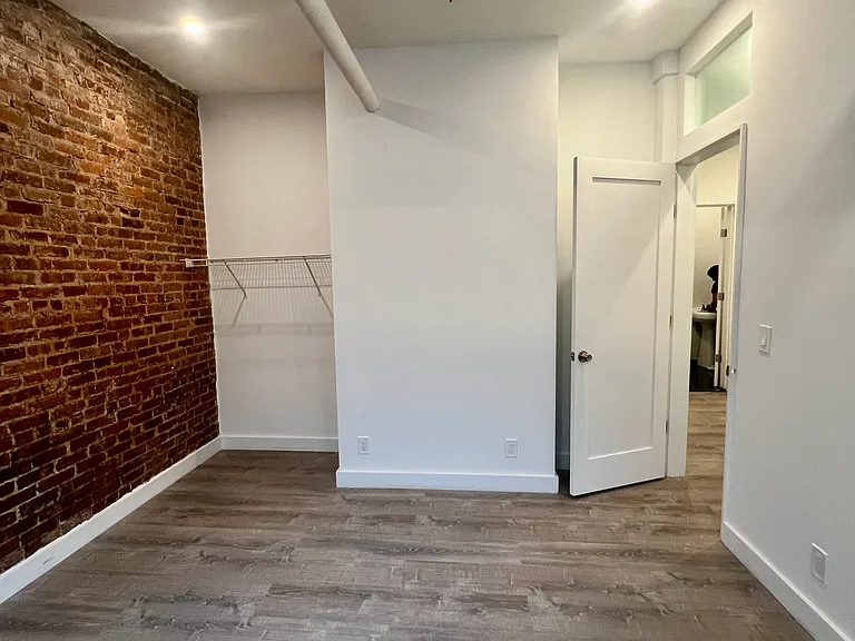 111 Peterborough St #4 — Photo 17