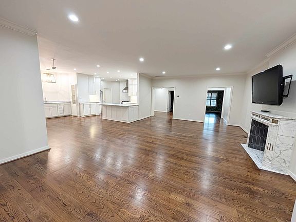 2nd image of 1114 Sherwood Ln APT B1