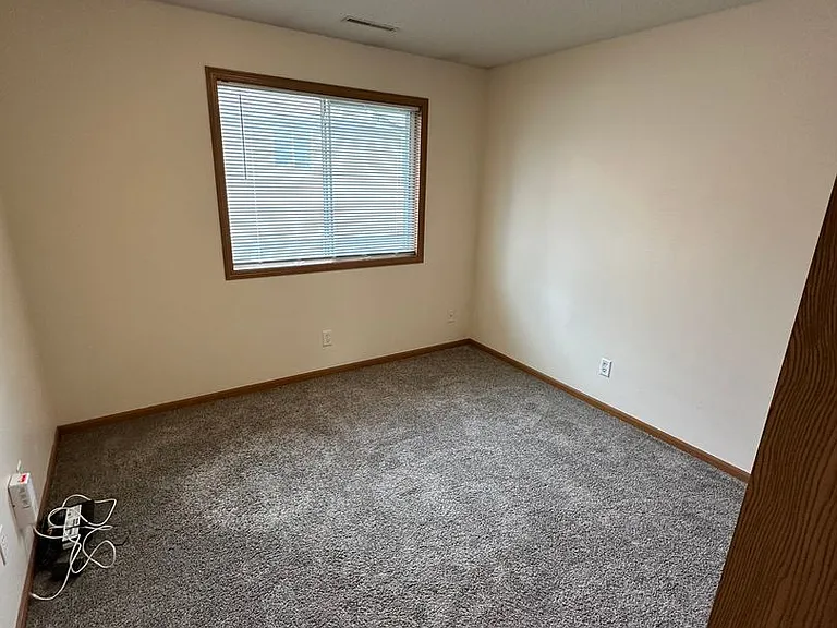 1011 Kellogg Ave — Photo 9