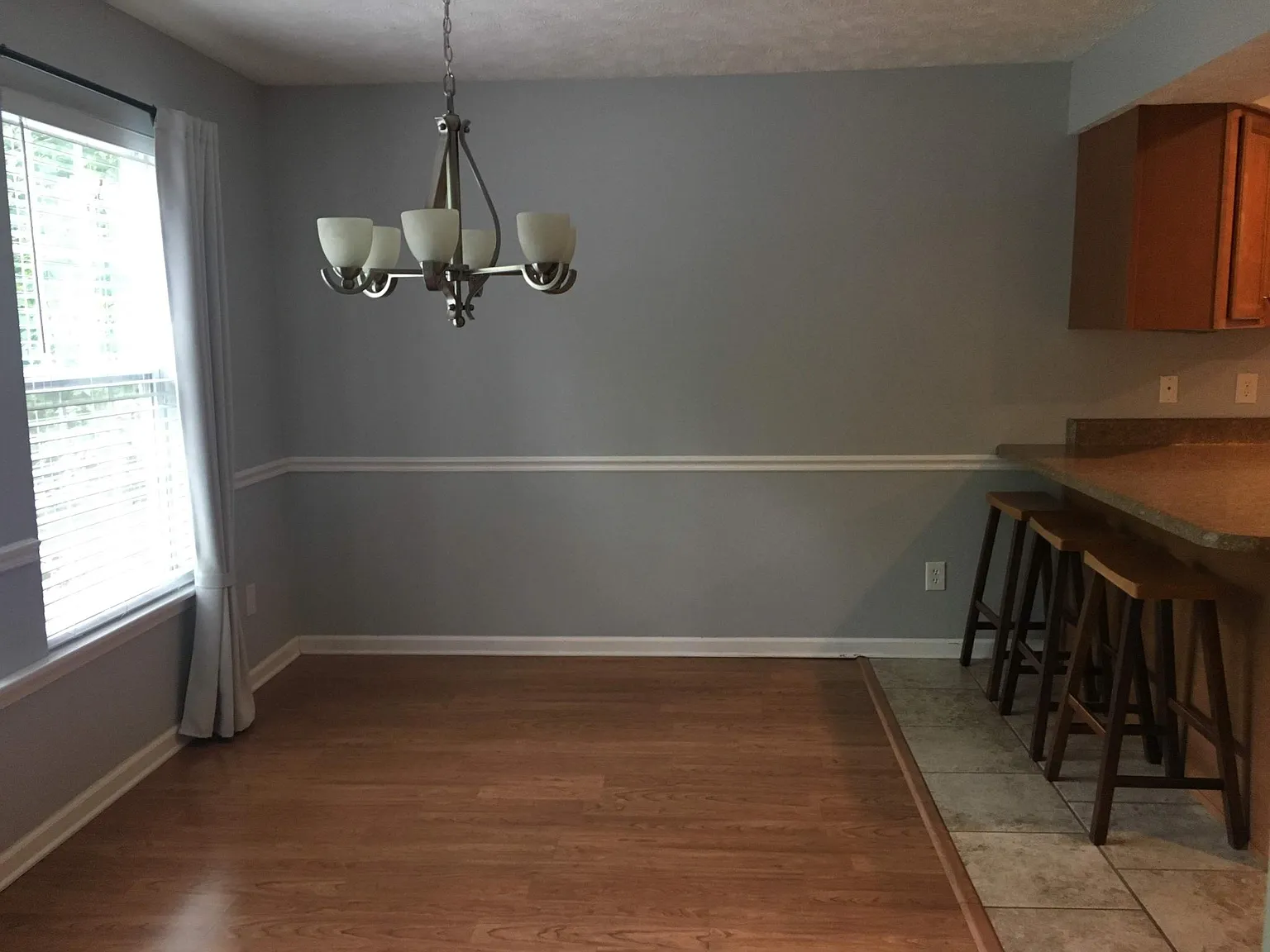 2165 Wooddale Ln — Photo 4