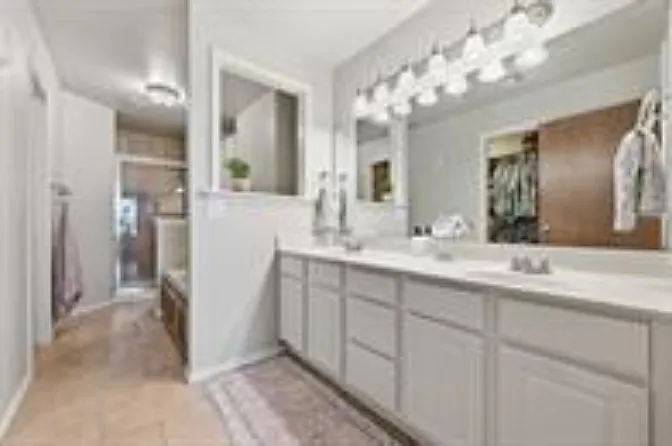 7500 Meadow Lake Dr — Photo 5