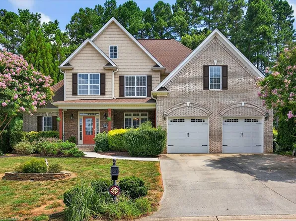 221 Kiawah Island Dr, Winston Salem, NC 27107