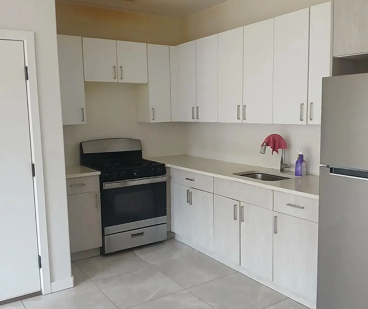 4 bed, $3,400 — Photo 2