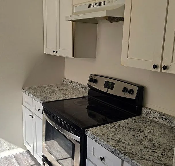 1216 E Pierce St — Photo 10