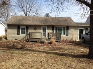 813 S Main, Clay City, IL 62824