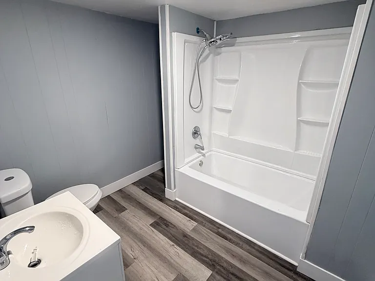 913 Dayton St — Photo 11