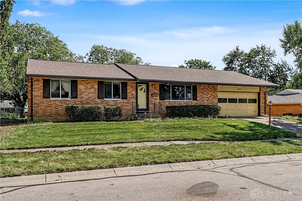 6931 Rushleigh Rd, Englewood, OH