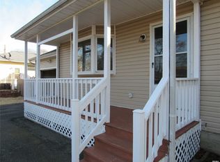 4 Hurstwood Rd, Shirley, NY 11967