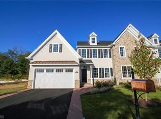 1992 Carriage Knoll Dr, Bethlehem, PA 18015