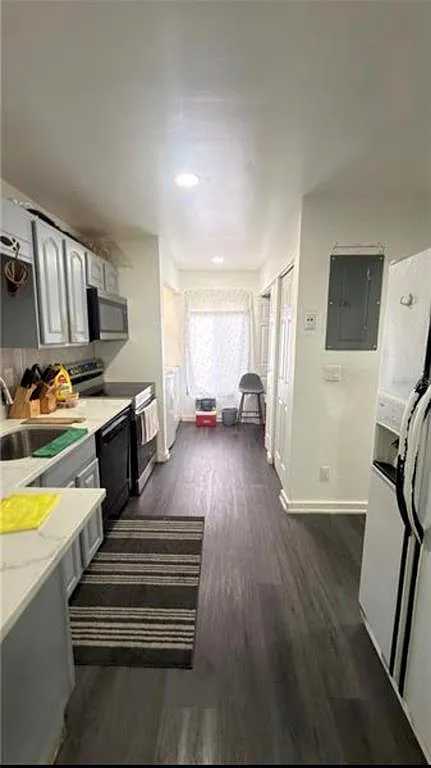 2 bed, 2.0 bath, 1123 sqft, $1,900 — Photo 4