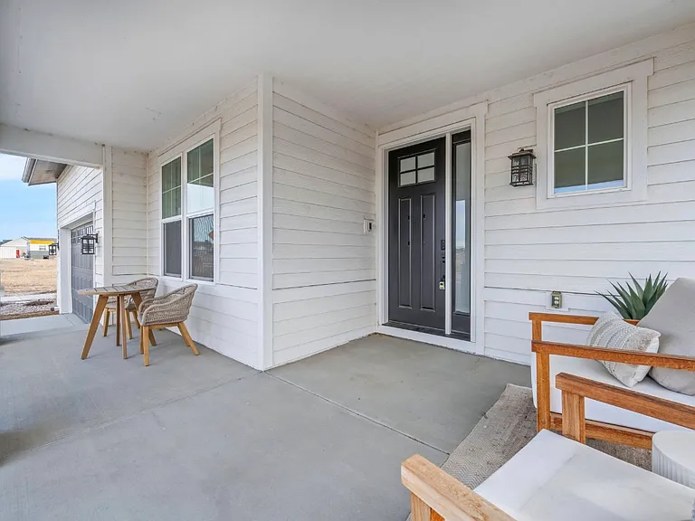 3010 Helmsman St — Photo 2