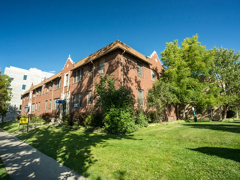 East Evans Apartments — Photo 7