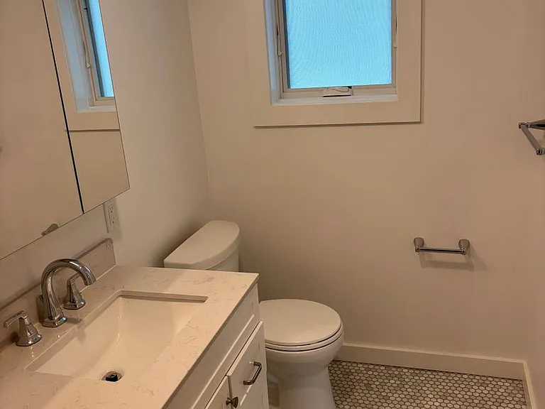 200 Laurel St — Photo 6