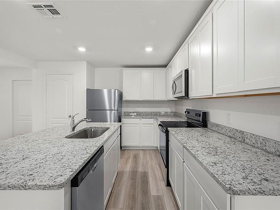 5th image of 3191 Seville St