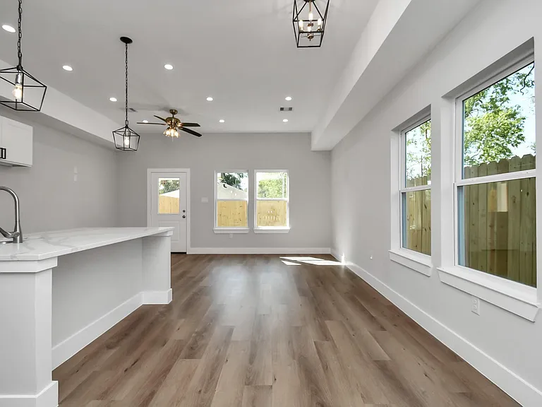 4706 Gunter St — Photo 8