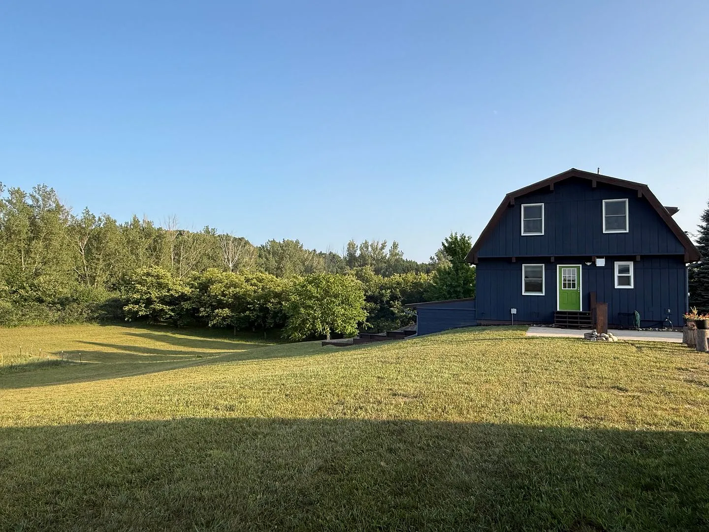 Peaceful Country Living on 17 Acres — Photo 2