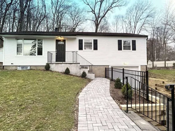 65 Ramapo Hills Blvd, Oakland, NJ 07436