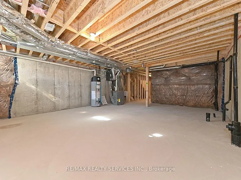 15 Blacklock St #19 — Photo 38