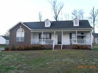 101 John Mills Ln, Thomasville, NC 27360