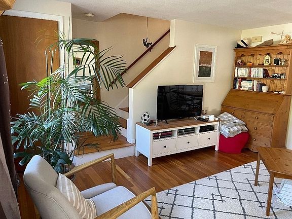 4th image of 68 Emerson Gardens Rd #68