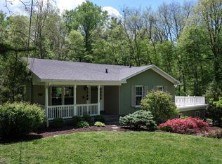 11100 Cherry Ln, Anchorage, KY 40223