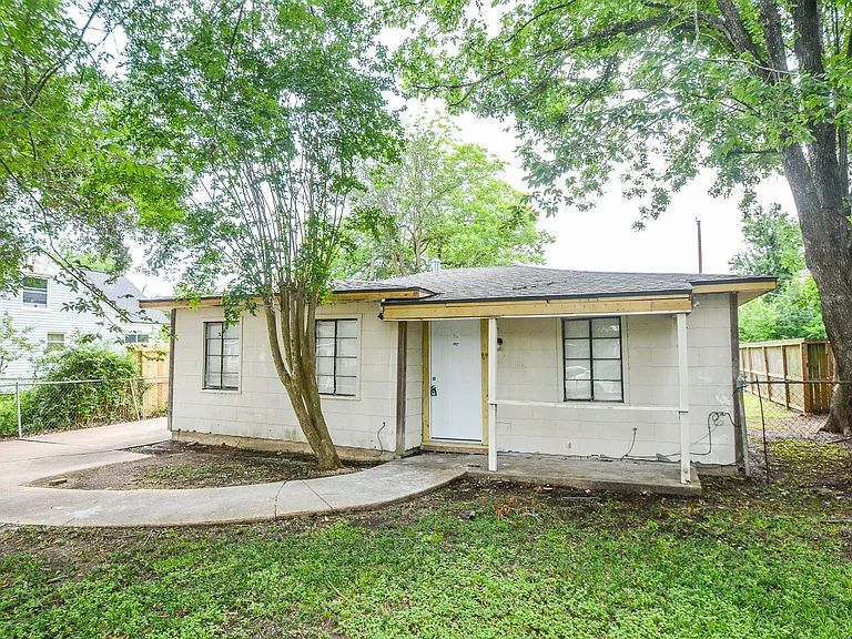 713 Wafer St — Photo 2