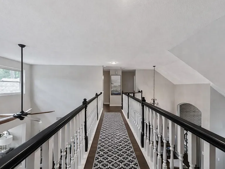 12907 Lake Mist Dr — Photo 15