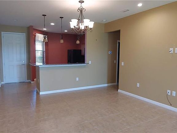 5th image of 367 Monaco Pl
