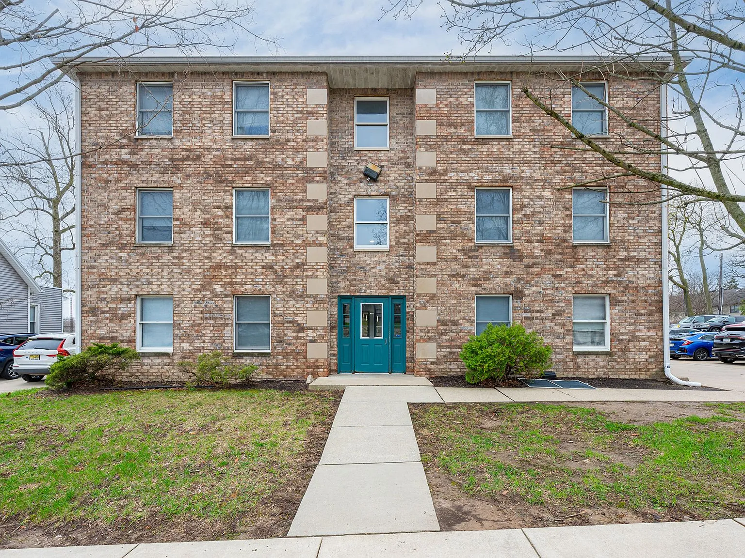 420 S Chauncey Avenue — Photo 2