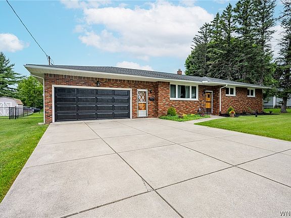 5th image of 178 Bigelow Pl