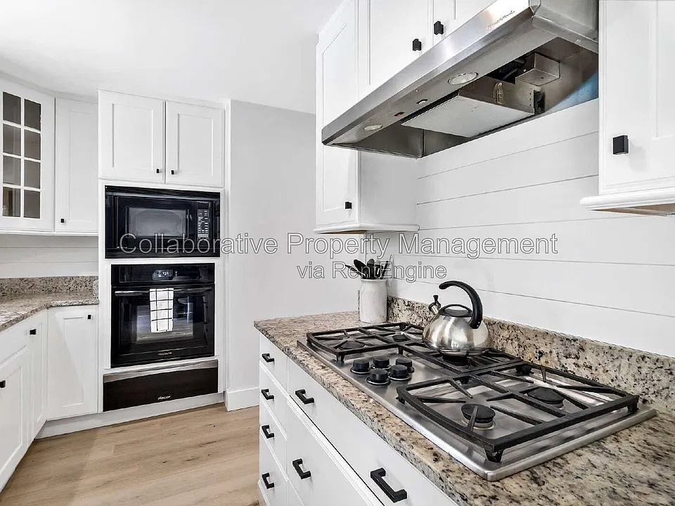 11601 Colleen Dr