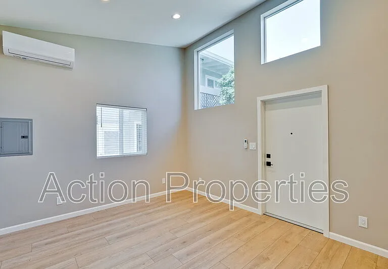 370 Camille Ct — Photo 7