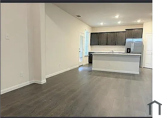 3959 Oak Creek Cir — Photo 8