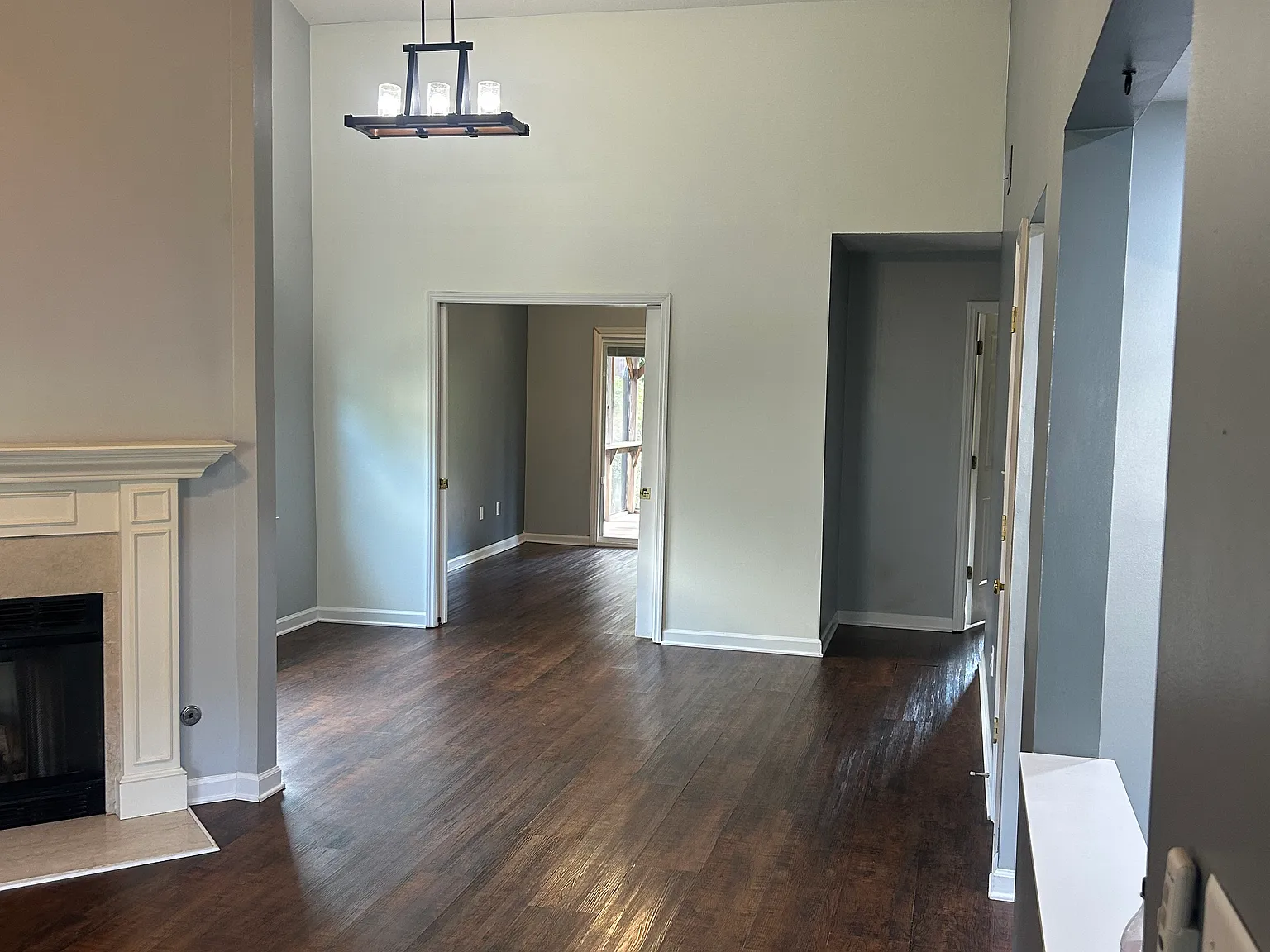3 bed, 1314 sqft, $2,300 — Photo 2