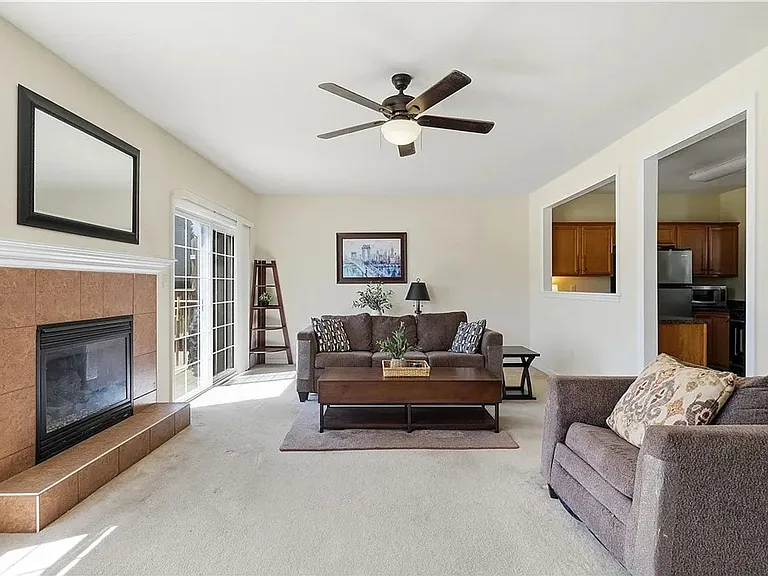 10565 Cherry Grove Ct — Photo 4