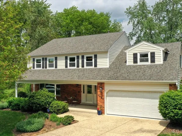 6446 Hanover Ct, Lisle, IL 60532