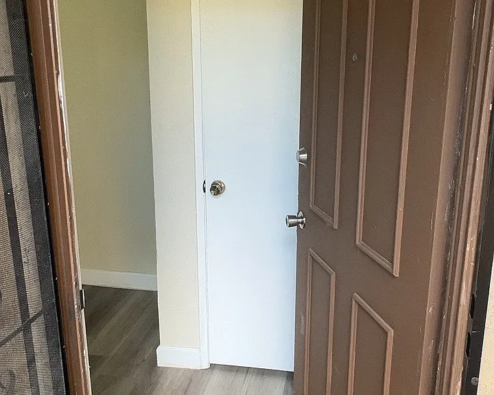 806 E Main St — Photo 1