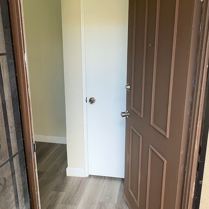 1st image of 806 E Main St