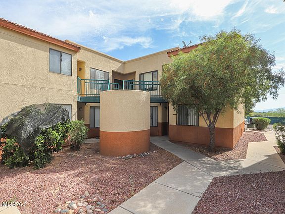3rd image of 3690 N Country Club Rd APT 1040