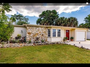 2120 Holiday Ln, Naples, FL 34104