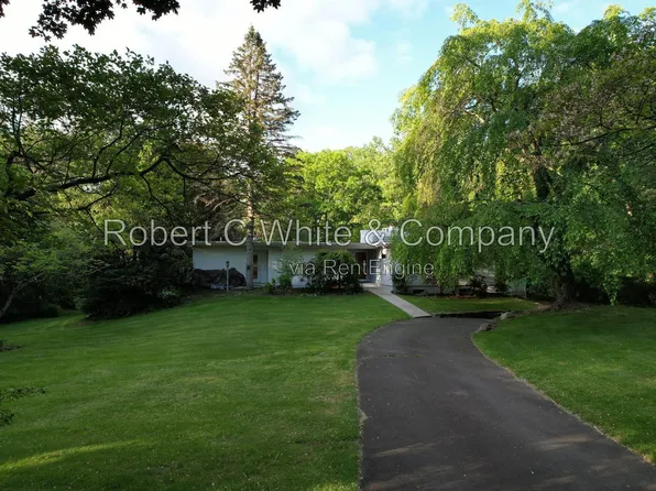 16 Sunbrook Rd, Woodbridge, CT 06525