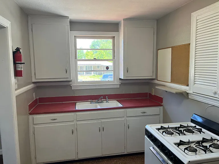 2914 Blan St — Photo 10