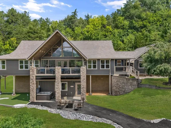 1823 Alvins Ridge Dr, Sevierville, TN 37876