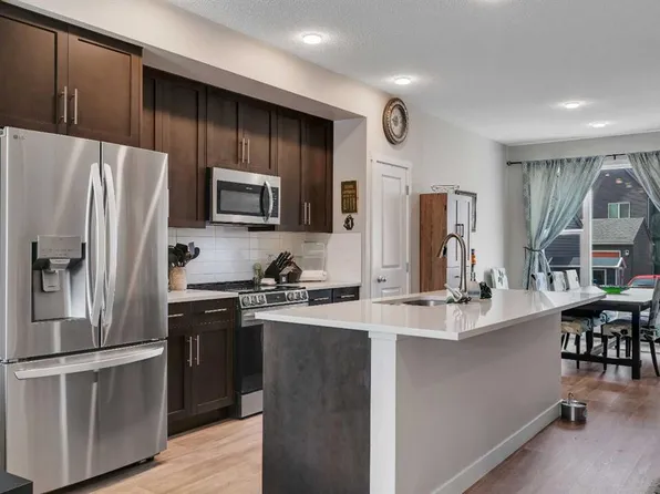 76 E Carrington Blvd NW, Calgary, AB T3P 1K8
