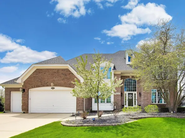 1N644 Woodhall Ct, Winfield, IL 60190