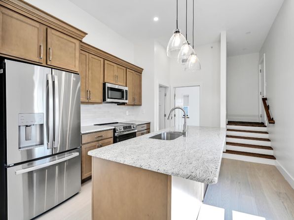 132 E Market St #302