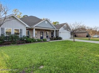 10423 Autumn Dr, Gulfport, MS 39503